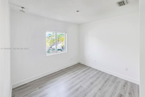 Купить виллу или дом в Майами, Флорида 4 спальни, 201.97м2, № 1983714 - фото 26