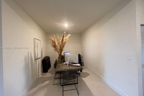 Condominio en alquiler en Doral, Florida, 2 dormitorios, 105.44 m2 № 2010483 - foto 6