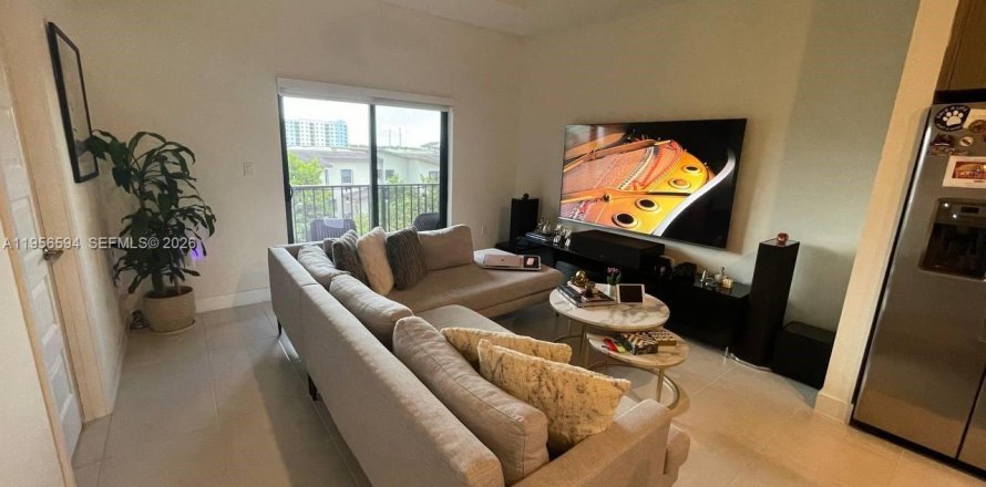 Condominio en Doral, Florida, 2 dormitorios  № 2010483