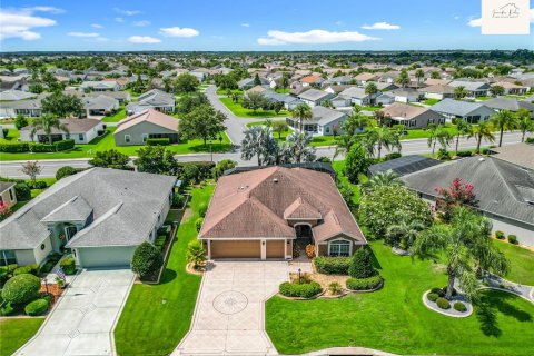 House in The Villages, Florida 3 bedrooms, 175.59 sq.m. № 1798675 - photo 4