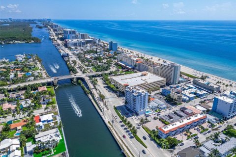 Condo in Hollywood, Florida, 2 bedrooms  № 1477316 - photo 25