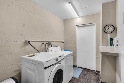 Condo in Hollywood, Florida, 2 bedrooms  № 1477316 - photo 21