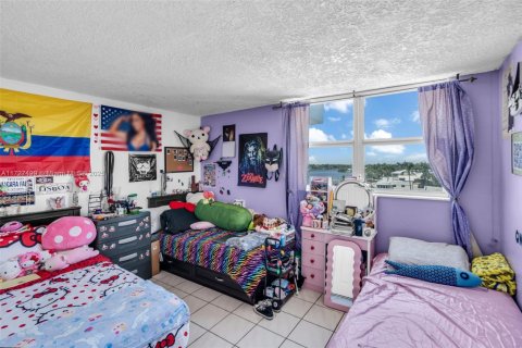Condo in Hollywood, Florida, 2 bedrooms  № 1477316 - photo 19