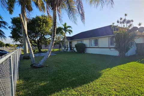 Villa ou maison à vendre à Florida City, Floride: 4 chambres, 152.73 m2 № 1868038 - photo 4