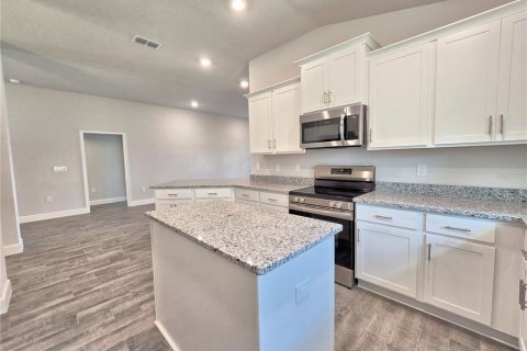 House in Auburndale, Florida 4 bedrooms, 204.38 sq.m. № 1437473 - photo 12