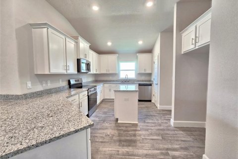House in Auburndale, Florida 4 bedrooms, 204.38 sq.m. № 1437473 - photo 9