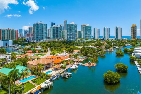 Купить виллу или дом в Санни-Айлс-Бич, Флорида 6 спален, 452.53м2, № 1939007 - фото 30