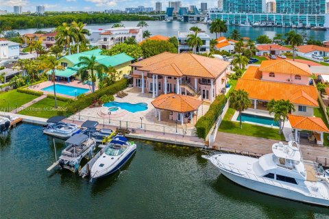 Купить виллу или дом в Санни-Айлс-Бич, Флорида 6 спален, 452.53м2, № 1939007 - фото 26