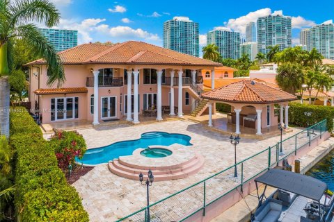 Купить виллу или дом в Санни-Айлс-Бич, Флорида 6 спален, 452.53м2, № 1939007 - фото 4