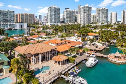 Купить виллу или дом в Санни-Айлс-Бич, Флорида 6 спален, 452.53м2, № 1939007 - фото 14
