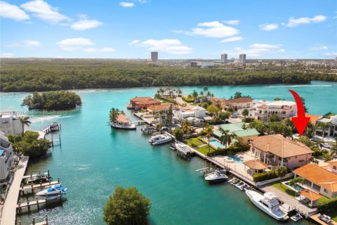 Купить виллу или дом в Санни-Айлс-Бич, Флорида 6 спален, 452.53м2, № 1939007 - фото 21