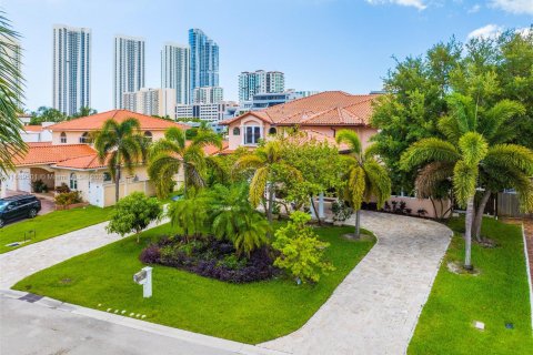 Купить виллу или дом в Санни-Айлс-Бич, Флорида 6 спален, 452.53м2, № 1939007 - фото 7