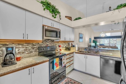 Condo in Bradenton, Florida, 2 bedrooms  № 1542865 - photo 16