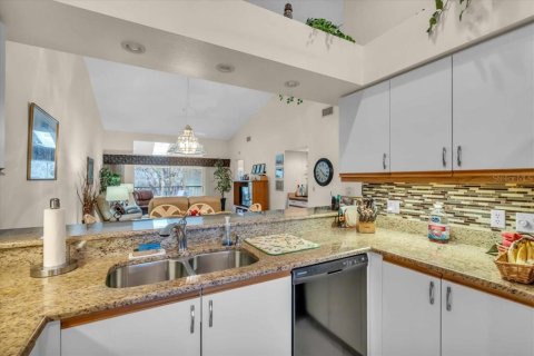 Condo in Bradenton, Florida, 2 bedrooms  № 1542865 - photo 17