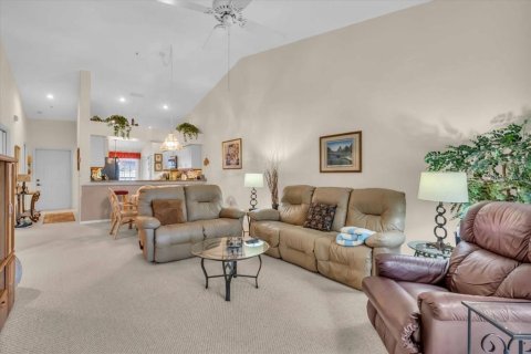Condo in Bradenton, Florida, 2 bedrooms  № 1542865 - photo 11