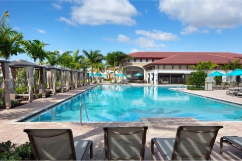 Adosado en alquiler en Hialeah, Florida, 3 dormitorios, 177.81 m2 № 1971678 - foto 15