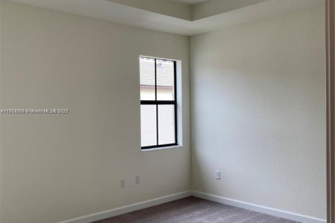 Adosado en alquiler en Hialeah, Florida, 3 dormitorios, 177.81 m2 № 1971678 - foto 10