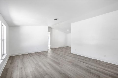 Casa en venta en New Port Richey, Florida, 4 dormitorios, 173.54 m2 № 1902590 - foto 6