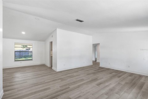 Casa en venta en New Port Richey, Florida, 4 dormitorios, 173.54 m2 № 1902590 - foto 8