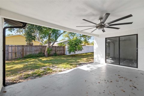 Casa en venta en New Port Richey, Florida, 4 dormitorios, 173.54 m2 № 1902590 - foto 25