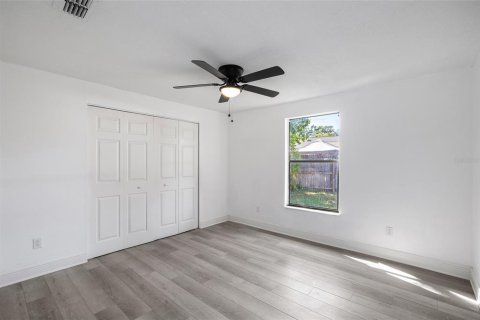Casa en venta en New Port Richey, Florida, 4 dormitorios, 173.54 m2 № 1902590 - foto 22