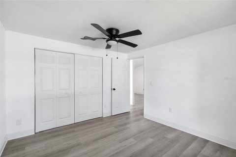 Casa en venta en New Port Richey, Florida, 4 dormitorios, 173.54 m2 № 1902590 - foto 20