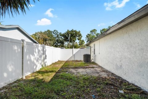 Casa en venta en New Port Richey, Florida, 4 dormitorios, 173.54 m2 № 1902590 - foto 28