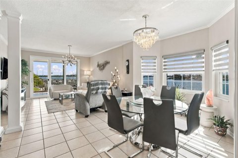 Condominio en venta en Madeira Beach, Florida, 2 dormitorios, 118.45 m2 № 2351663 - foto 12