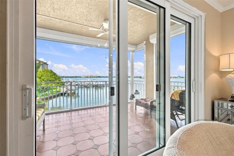 Condominio en venta en Madeira Beach, Florida, 2 dormitorios, 118.45 m2 № 2351663 - foto 10