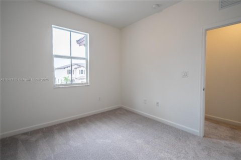 Touwnhouse à vendre à Miami, Floride: 4 chambres, 169.08 m2 № 1848381 - photo 25