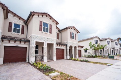 Touwnhouse à vendre à Miami, Floride: 4 chambres, 169.08 m2 № 1848381 - photo 2