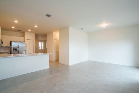 Touwnhouse à vendre à Miami, Floride: 4 chambres, 169.08 m2 № 1848381 - photo 14