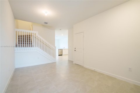 Touwnhouse à vendre à Miami, Floride: 4 chambres, 169.08 m2 № 1848381 - photo 10