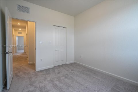 Touwnhouse à vendre à Miami, Floride: 4 chambres, 169.08 m2 № 1848381 - photo 17