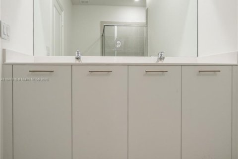 Touwnhouse à vendre à Miami, Floride: 4 chambres, 169.08 m2 № 1848381 - photo 21