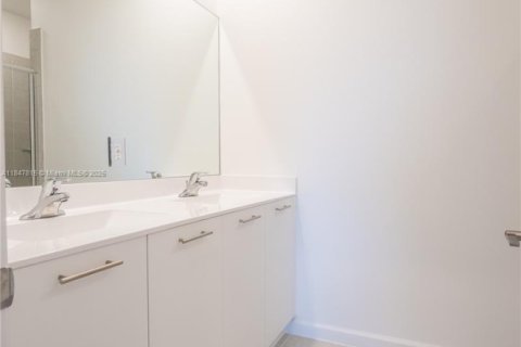 Touwnhouse à vendre à Miami, Floride: 4 chambres, 169.08 m2 № 1848381 - photo 20