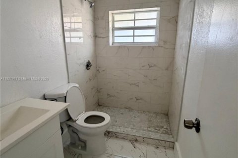 Снять в аренду виллу или дом в Дирфилд-Бич, Флорида 2 спальни, 210.52м2, № 2082768 - фото 4