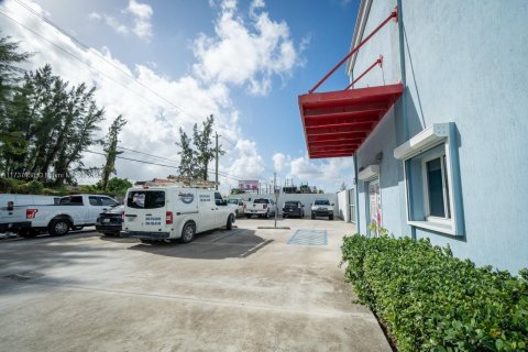 Immobilier commercial à vendre à Miami, Floride № 1486032 - photo 18