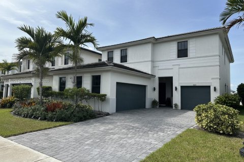 Купить виллу или дом в Мирамар, Флорида 5 спален, 314.1м2, № 1968603 - фото 1