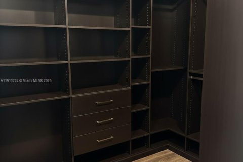 Купить виллу или дом в Мирамар, Флорида 5 спален, 314.1м2, № 1968603 - фото 10