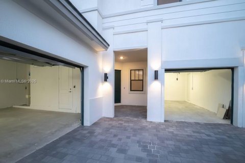 Купить виллу или дом в Мирамар, Флорида 5 спален, 314.1м2, № 1968603 - фото 21