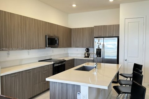 Купить виллу или дом в Мирамар, Флорида 5 спален, 314.1м2, № 1968603 - фото 2