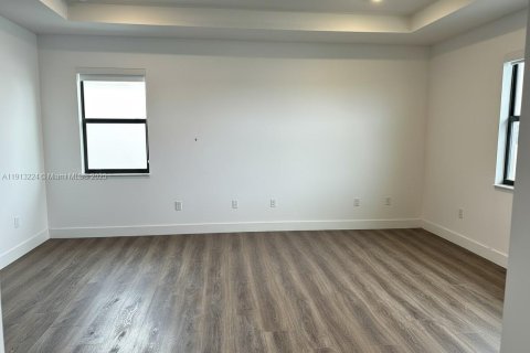 Купить виллу или дом в Мирамар, Флорида 5 спален, 314.1м2, № 1968603 - фото 13