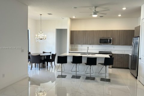 Купить виллу или дом в Мирамар, Флорида 5 спален, 314.1м2, № 1968603 - фото 25