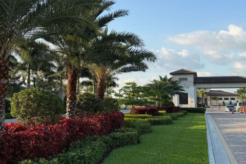 Купить виллу или дом в Мирамар, Флорида 5 спален, 314.1м2, № 1968603 - фото 19