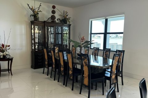 Купить виллу или дом в Мирамар, Флорида 5 спален, 314.1м2, № 1968603 - фото 24