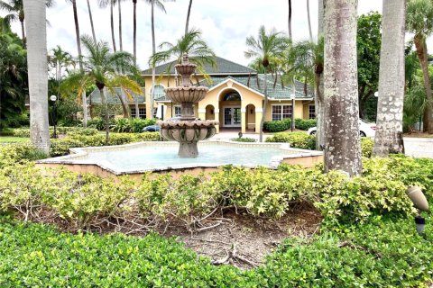 Apartment in Pompano Beach, Florida 1 bedroom, 58.81 sq.m. № 2001033 - photo 4