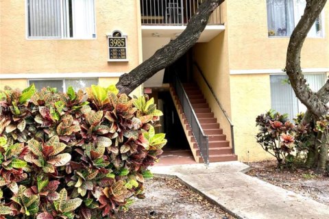 Apartment in Pompano Beach, Florida 1 bedroom, 58.81 sq.m. № 2001033 - photo 6