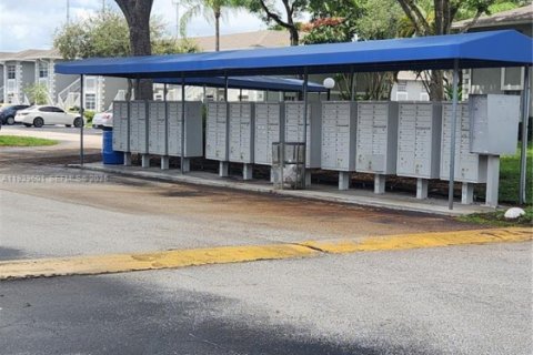 Condo in Miami, Florida, 2 bedrooms  № 1992014 - photo 4