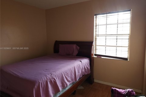 Condo in Miami, Florida, 2 bedrooms  № 1992014 - photo 18